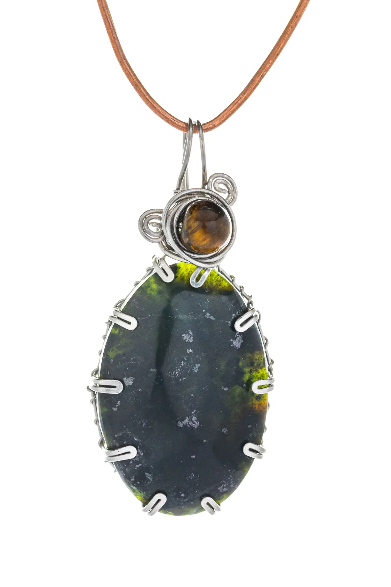 Selva de Jade — Dije de jade y ojo de tigre